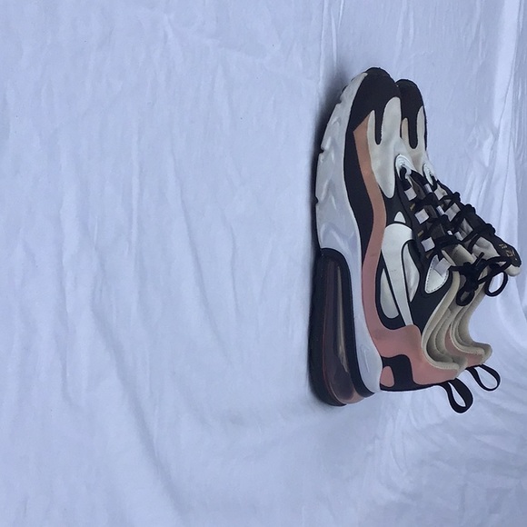 Nike Air Max 270 React - Picture 4 of 5